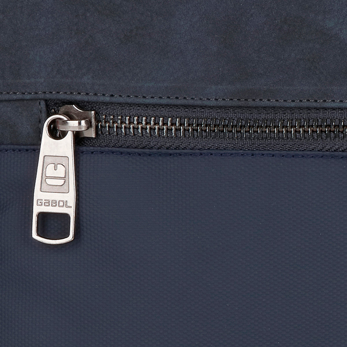 Bandolera para tablet Gabol Clark en color azul marino, imagen 6