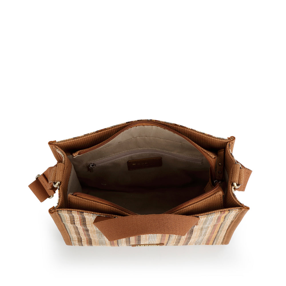 Bolso tote pequeño Gabol Amore en color marrón, imagen 4