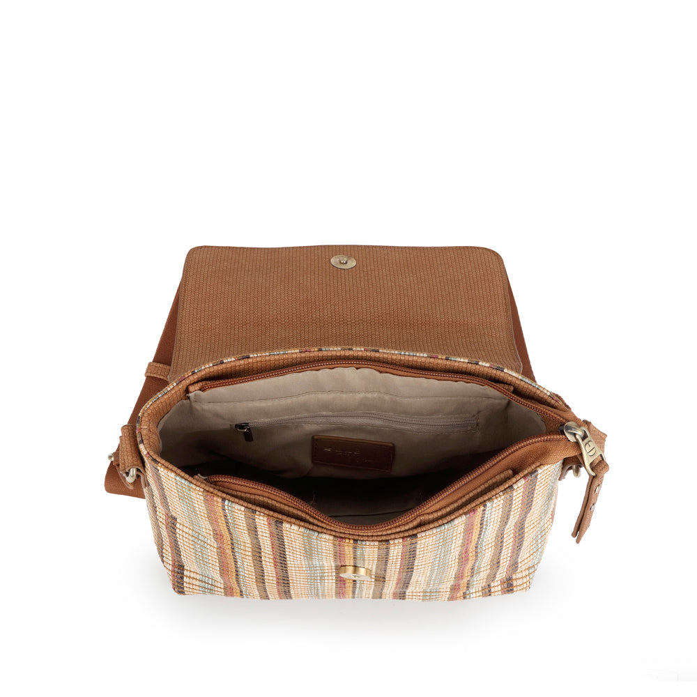 Bolso con solapa Gabol Amore en color marrón, imagen 4